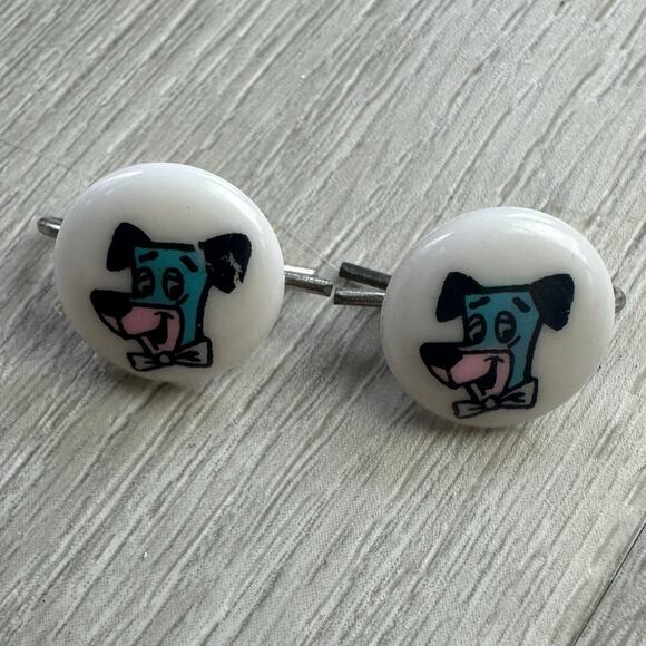 Lot of 2 Vintage Streamline Buttons Huckleberry Hound Hanna-Barbera Blue Dog - Picture 1 of 5